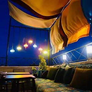 Otel Luxir